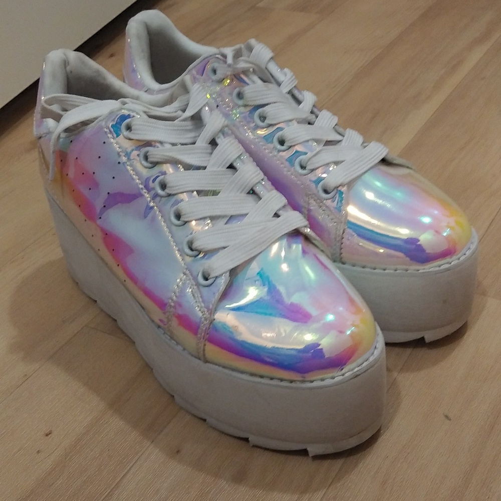 YRU Holographic shoes